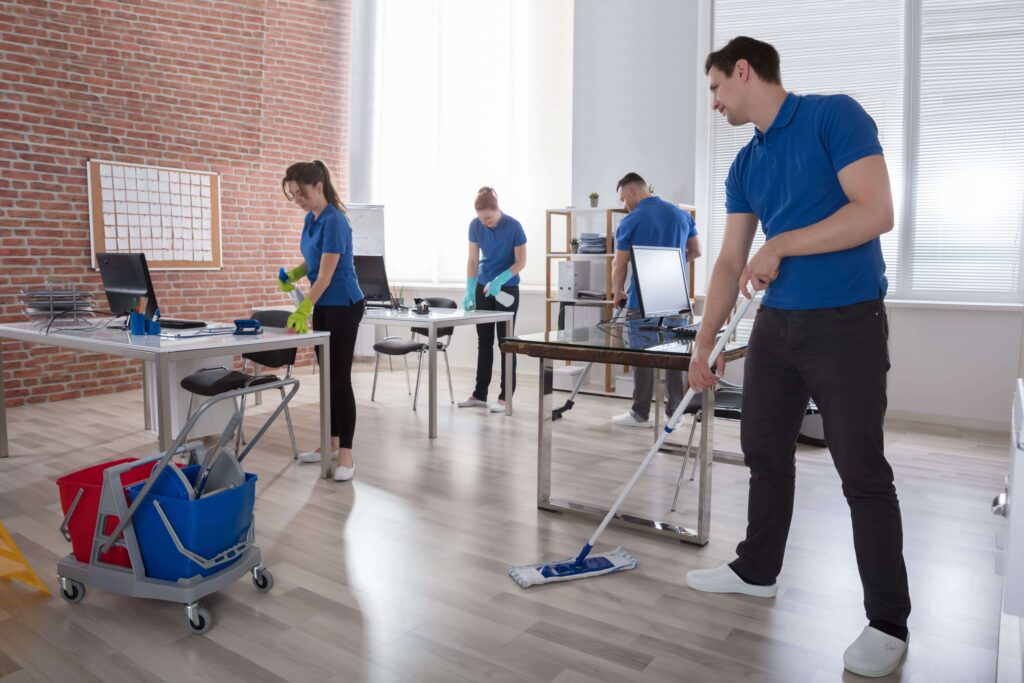 Das Team von Bavaria Cleaning kümmert sich um die Büroreinigung in München